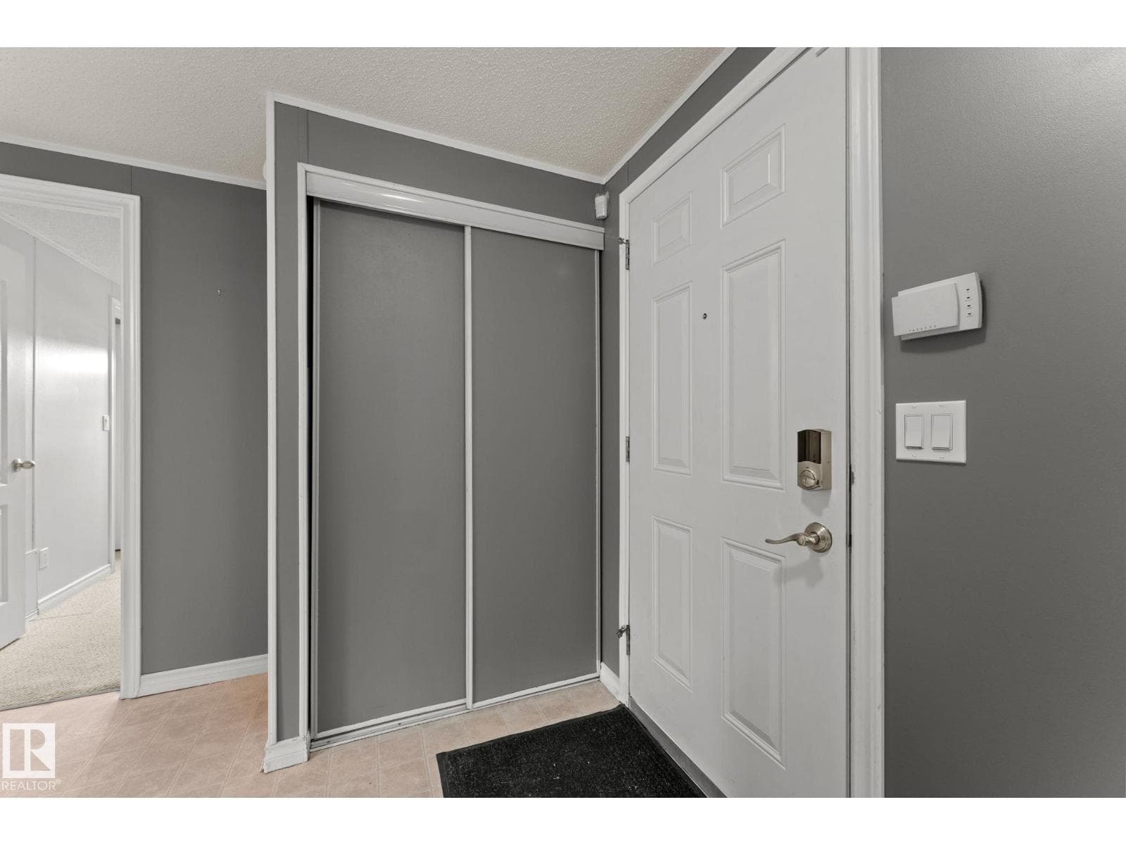 1592 Jubilee DR — photo 4