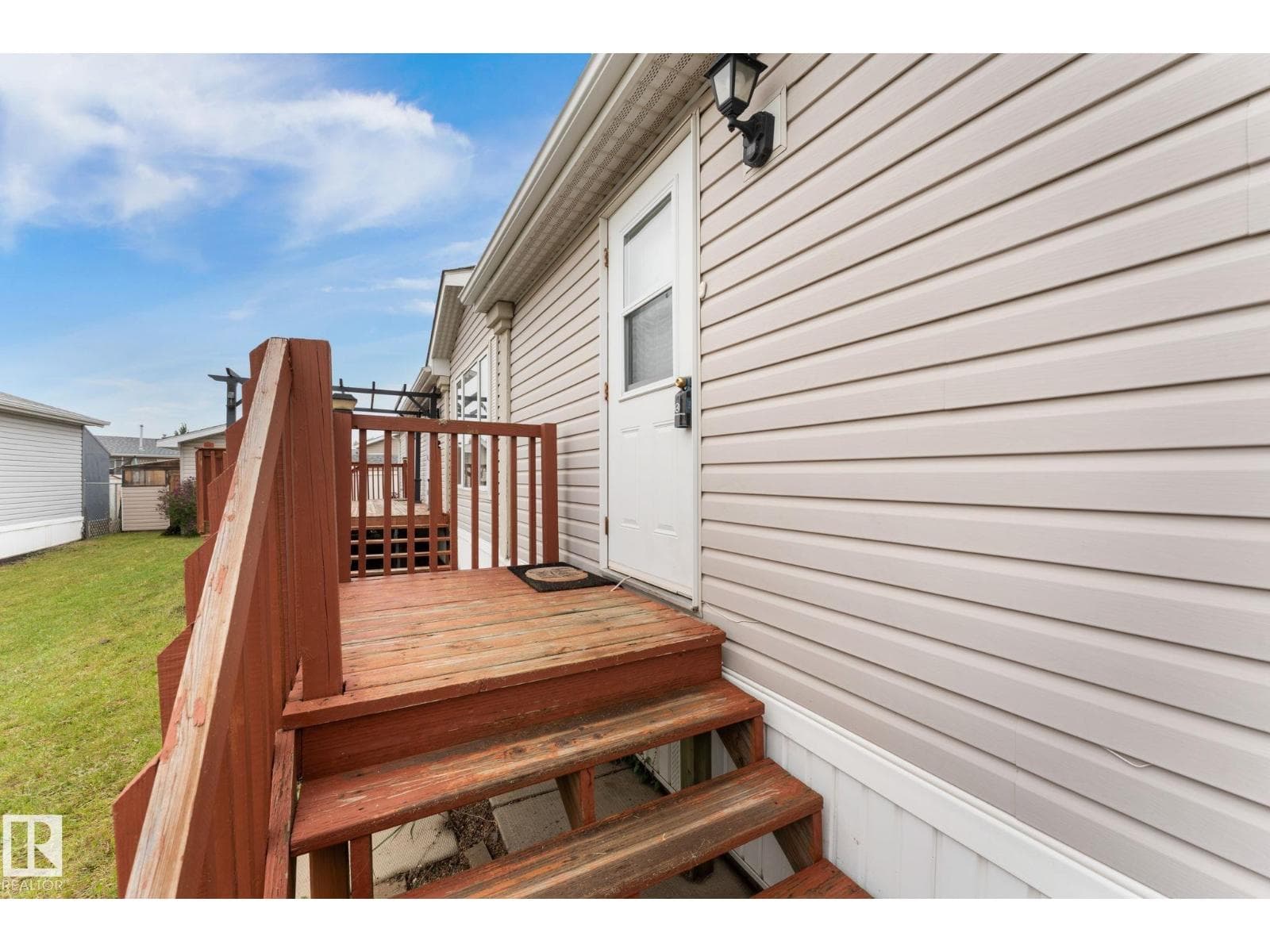 1592 Jubilee DR — photo 3