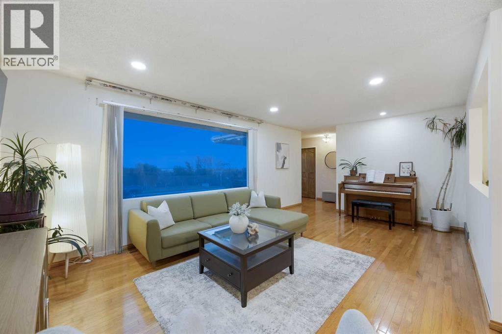7035 Huntercrest Road NW — photo 5