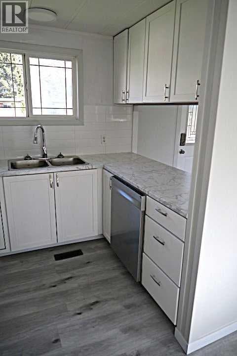 28 Riley Street NE — photo 3