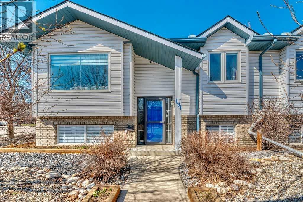191 Strathaven Crescent — photo 3