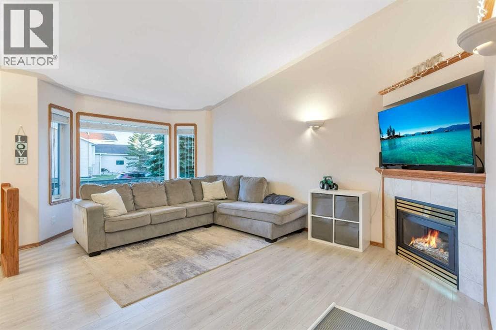 34 Lund Close — photo 2