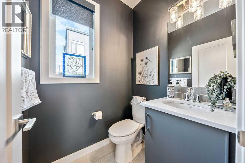 102, 81 Greenbriar Place NW — photo 5