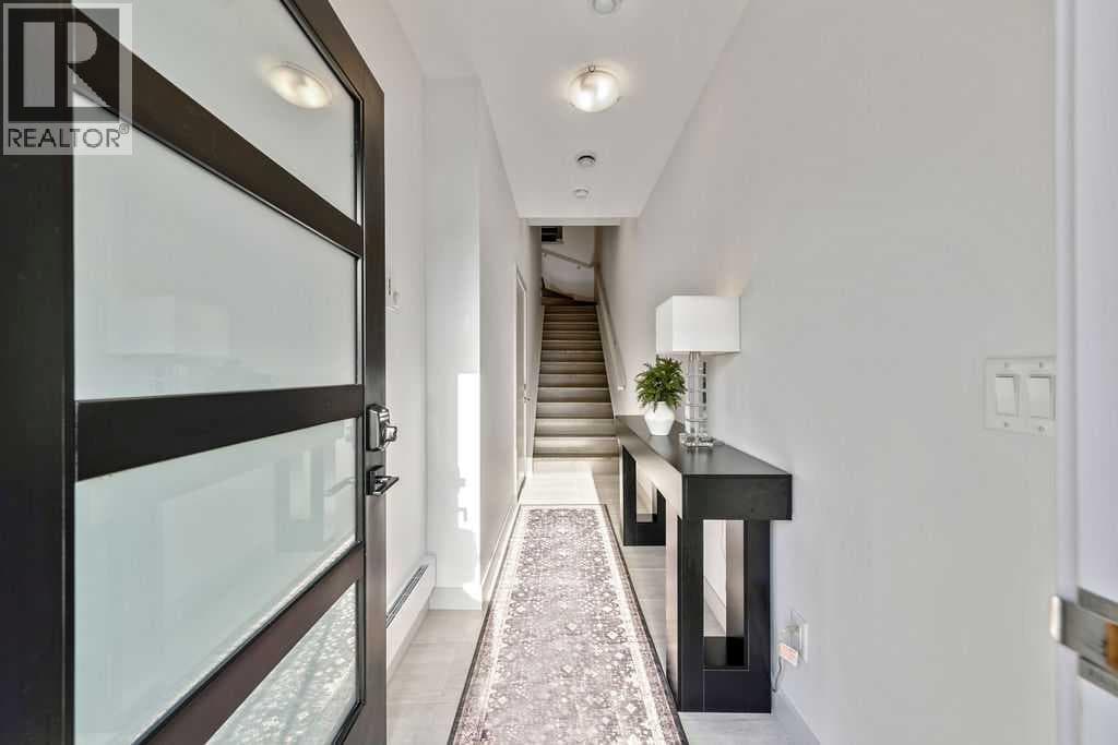 102, 81 Greenbriar Place NW — photo 4