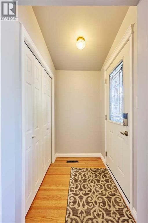 812A 69 Avenue SW — photo 2