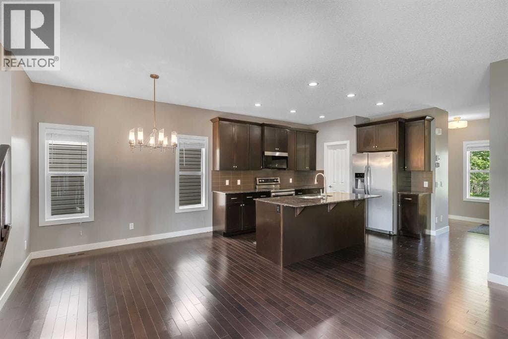 240 Elgin Meadows Way SE photo 6