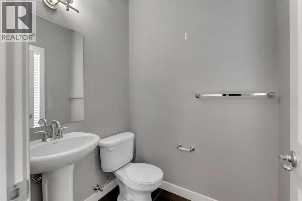 240 Elgin Meadows Way SE photo 11