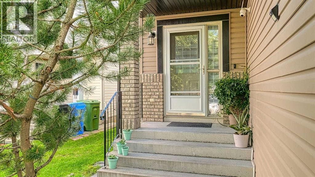 54 Saddlecreek Crescent NE — photo 2