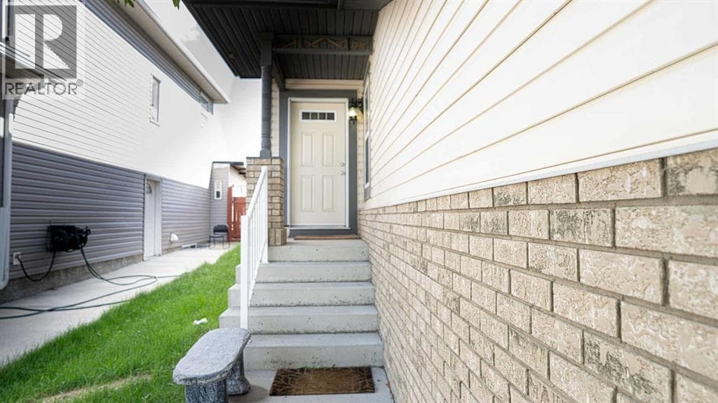 247 Taralake Way NE — photo 2