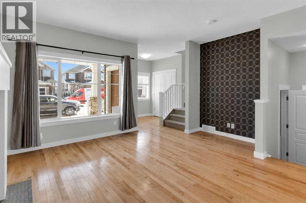 24 Royal Birch Park NW — photo 5