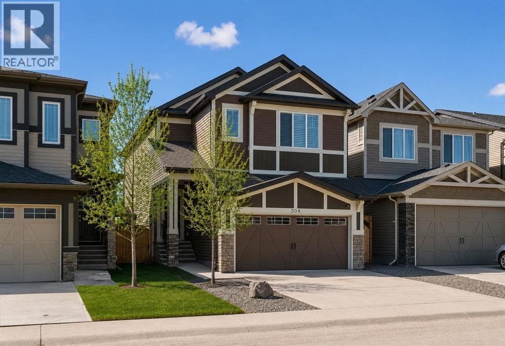 204 Walden Parade SE