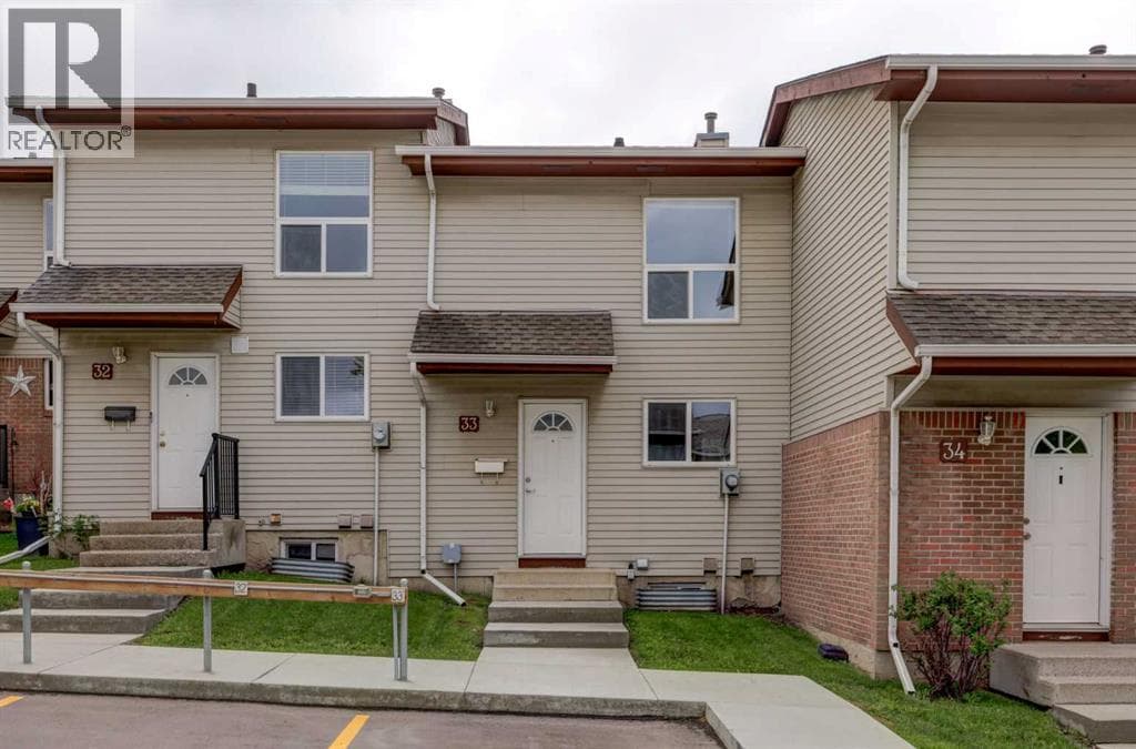 33, 64 Whitnel Court NE — photo 2