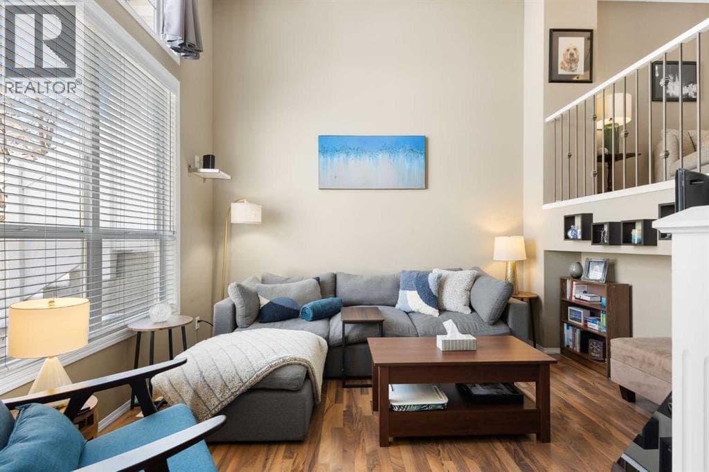 241 Elgin Gardens SE — photo 4
