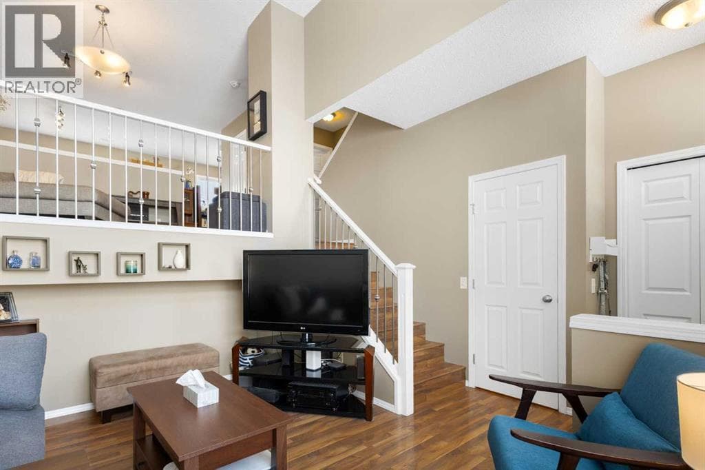 241 Elgin Gardens SE — photo 5