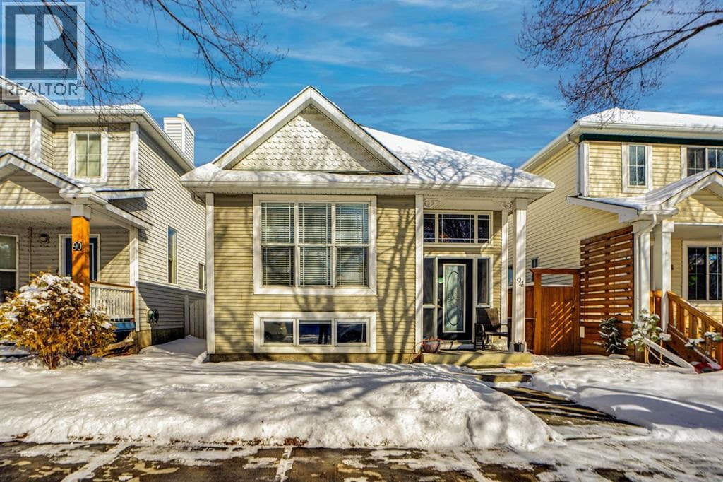 94 Inverness Park SE