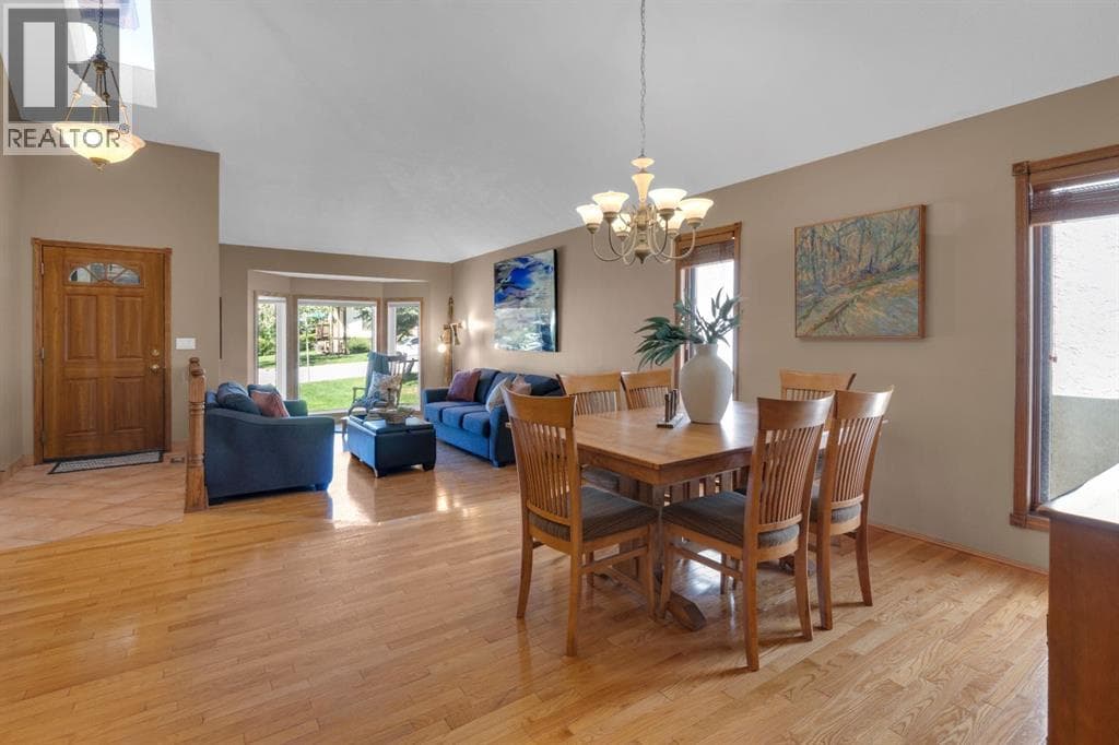 147 Hawkcliff Way NW photo 6
