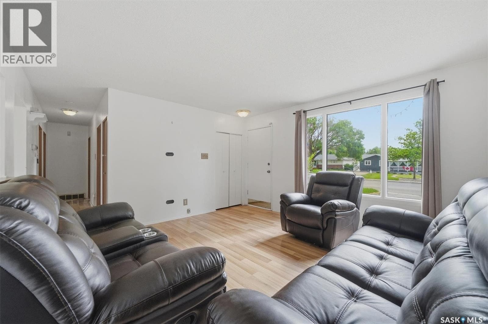 1305 W AVENUE N — photo 4