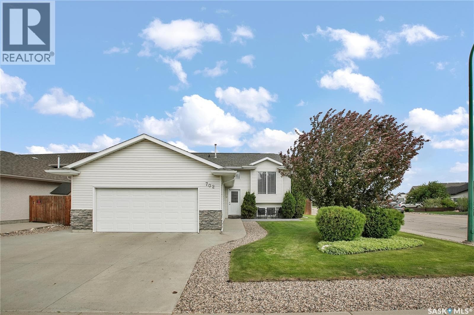 702 Grabowski CRESCENT