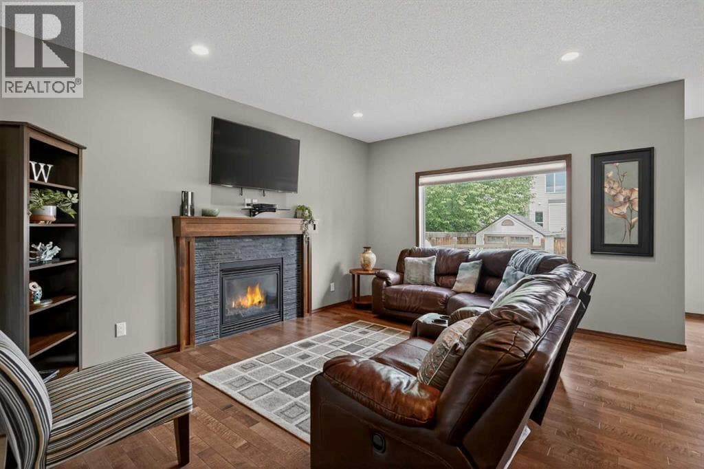 237 Brightonwoods Gardens SE — photo 4