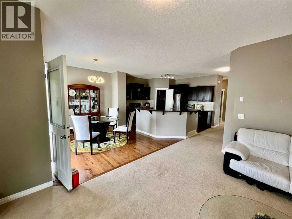 2092 Reunion Boulevard NW — photo 2