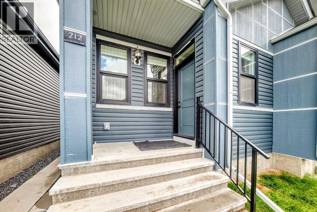 212 Lucas Place NW — photo 3