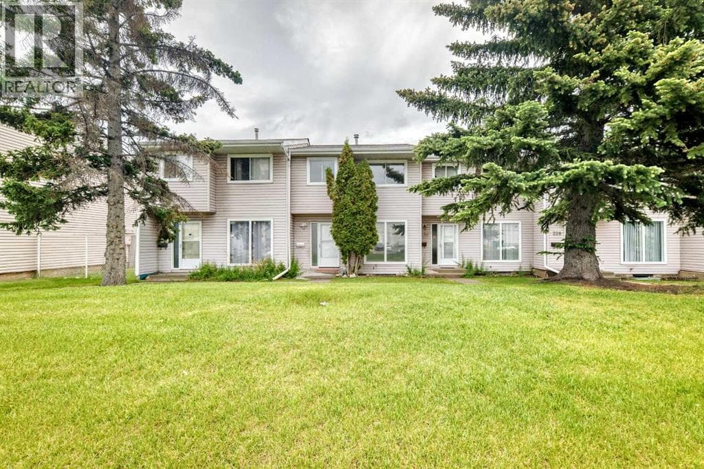 232 Marlborough Way NE