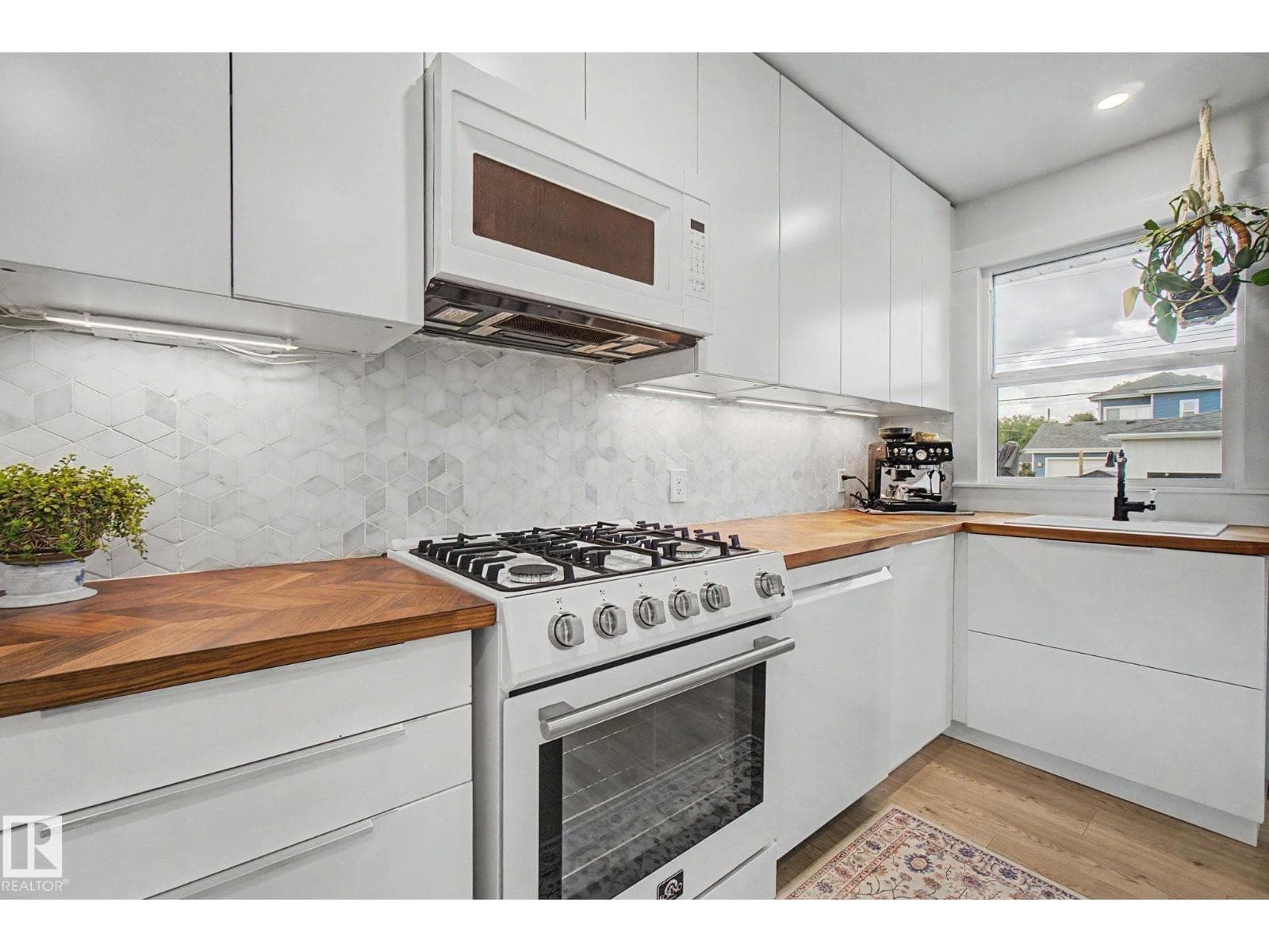 15771 106A AV NW — photo 3