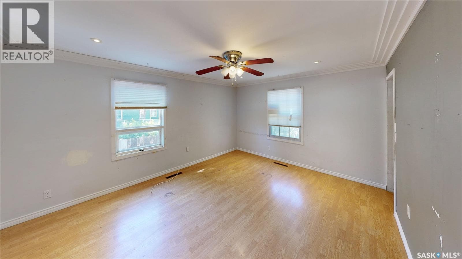 1277 QUEEN STREET — photo 3