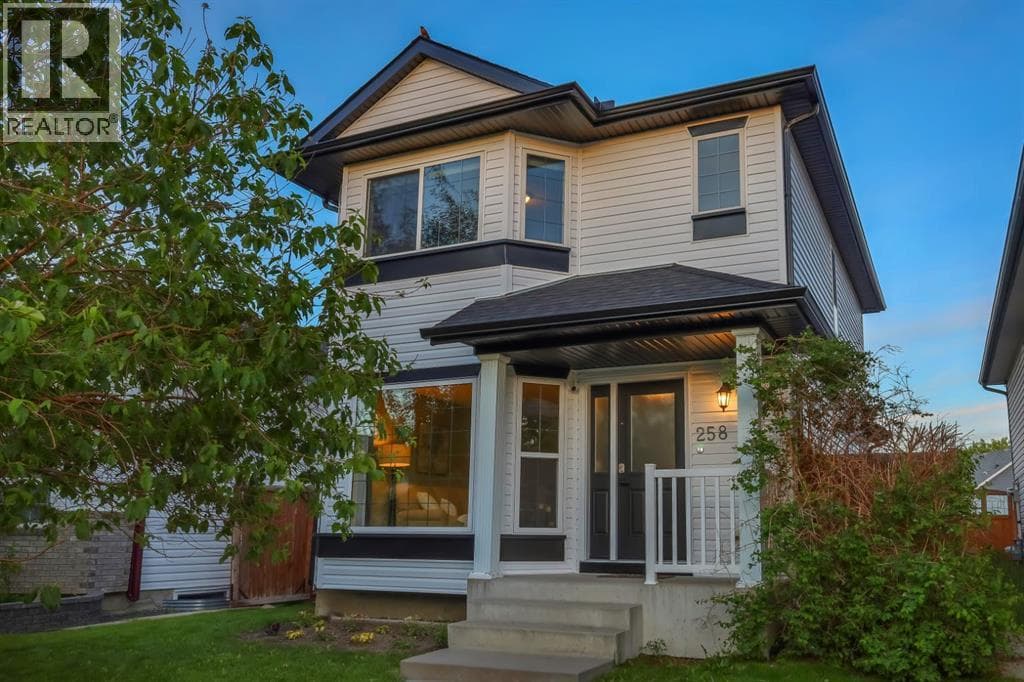 258 Coville Crescent NE