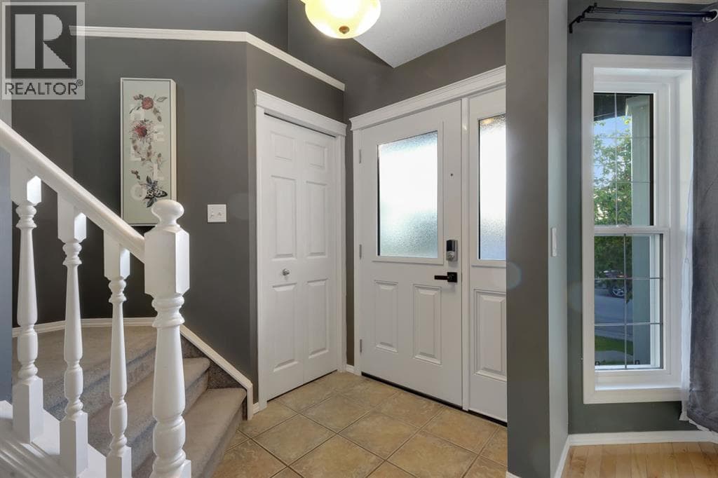 258 Coville Crescent NE — photo 4