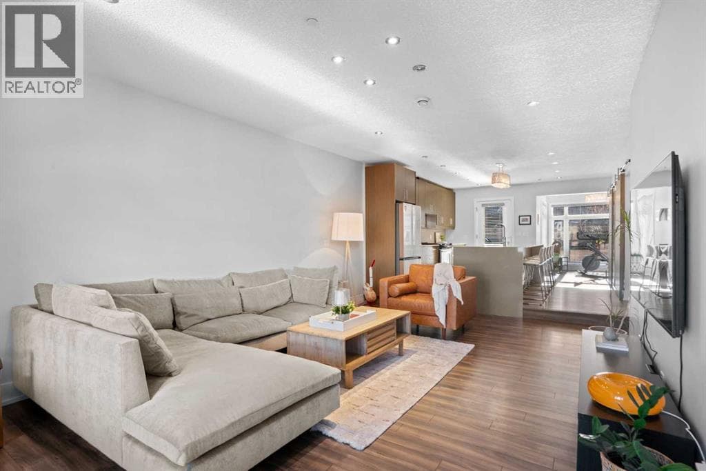 1511 23 Avenue SW — photo 3