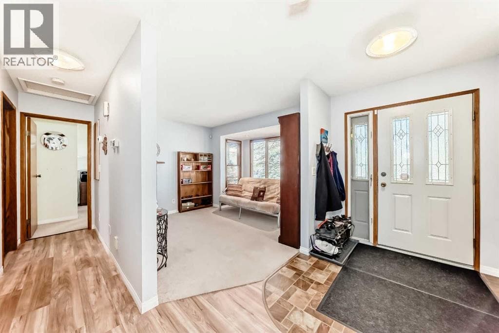 316 Glamorgan Place SW — photo 3