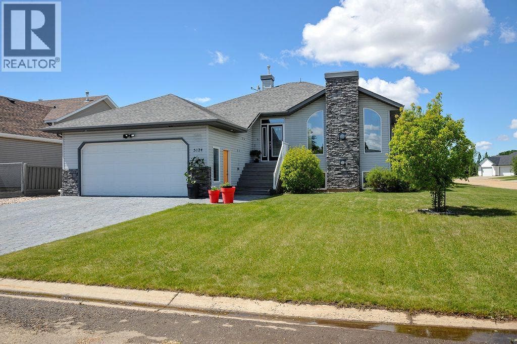 5134 53 Street — photo 2