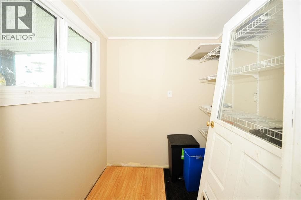 121 Alberta Street — photo 5