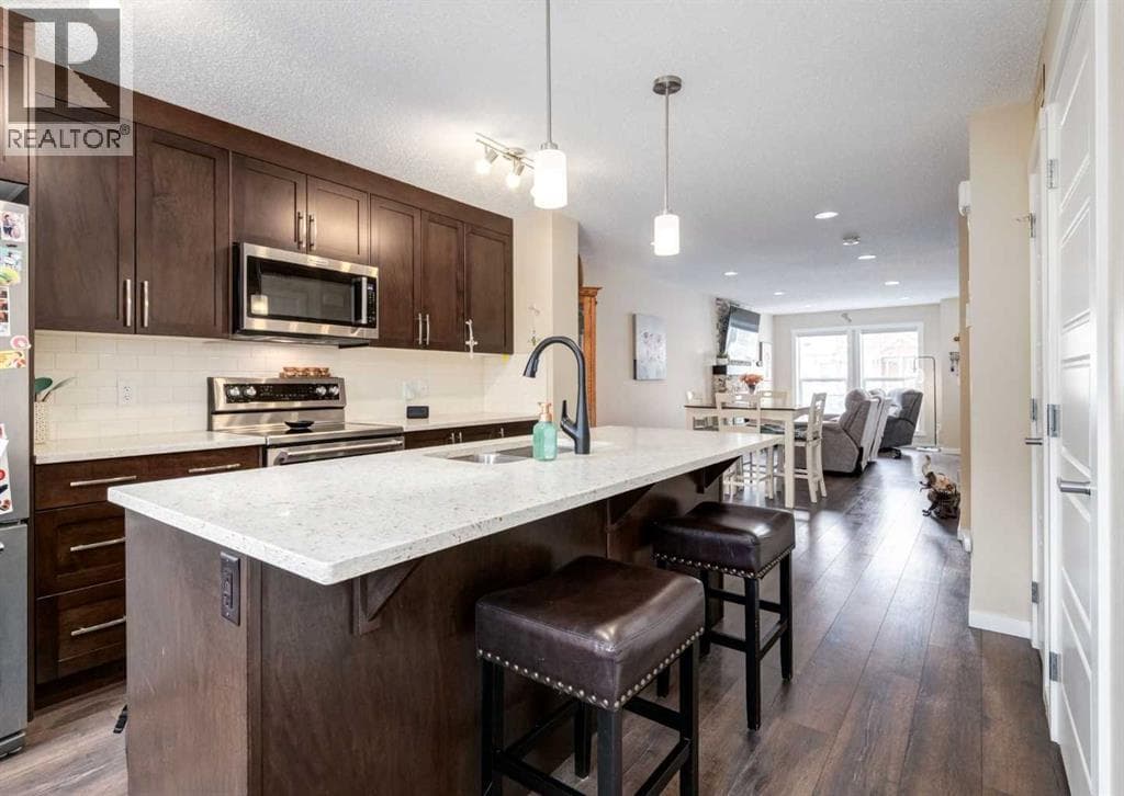 606 Cranford Mews SE