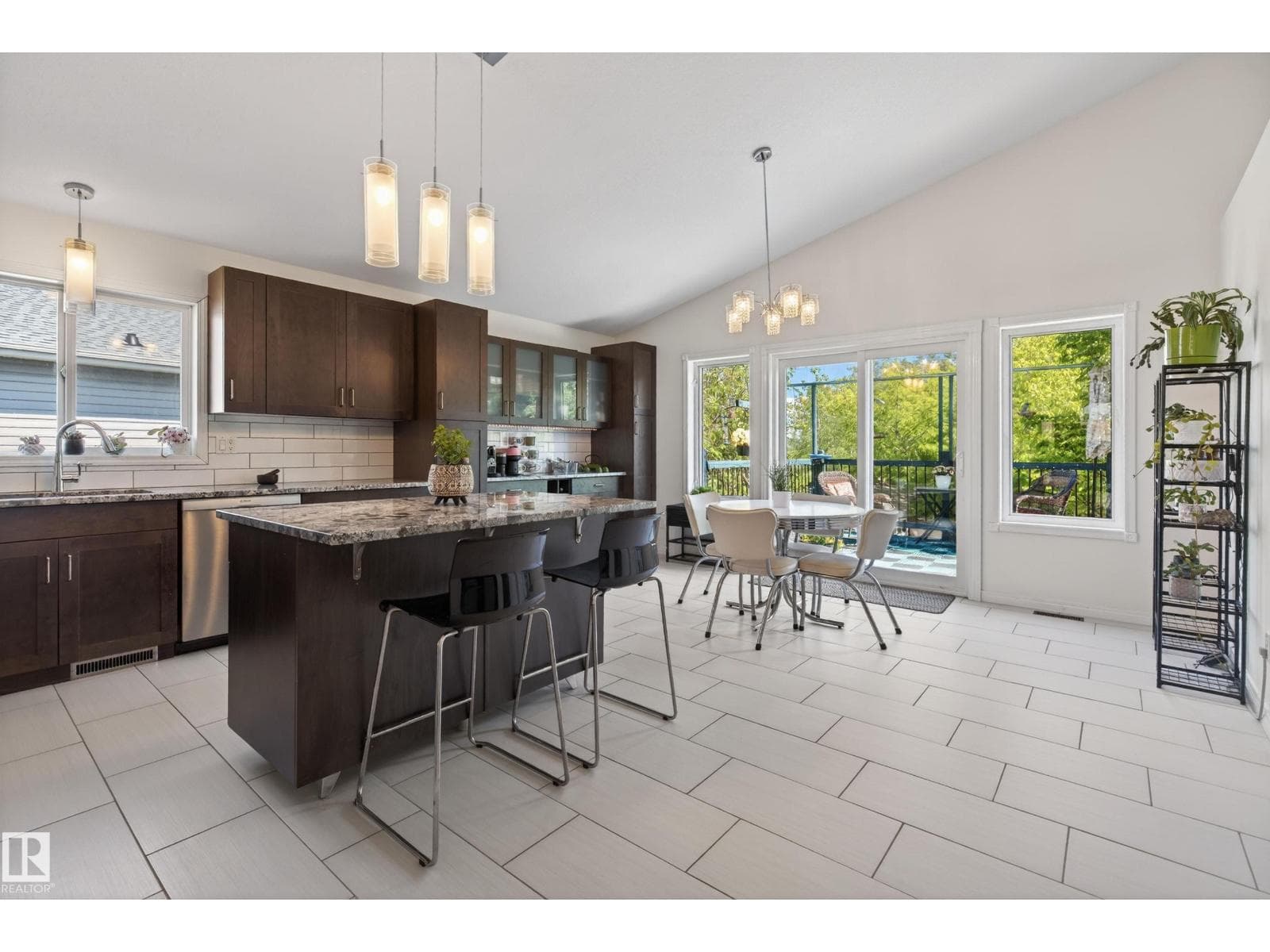 5139 Sportsview DR — photo 3