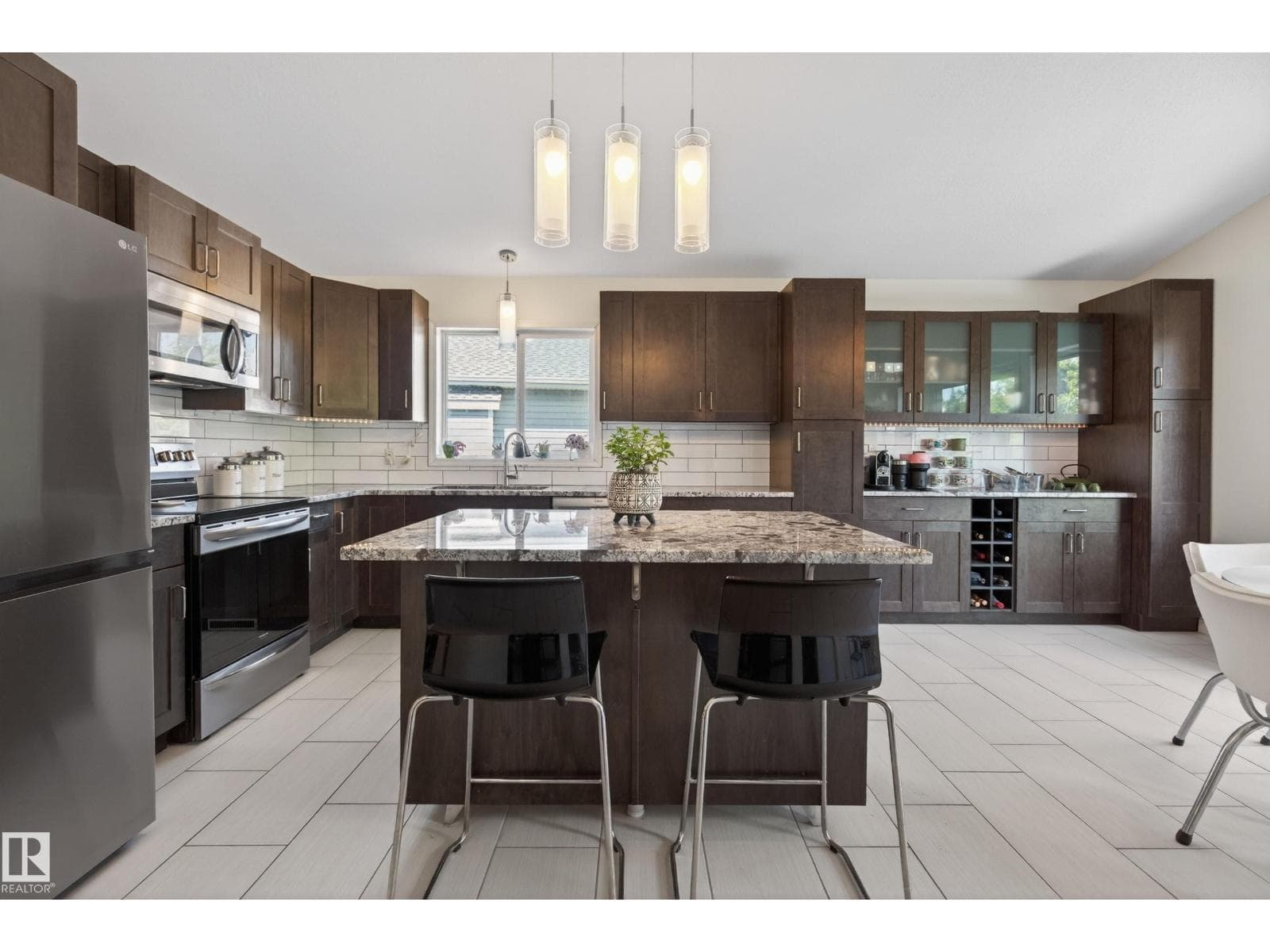5139 Sportsview DR — photo 4