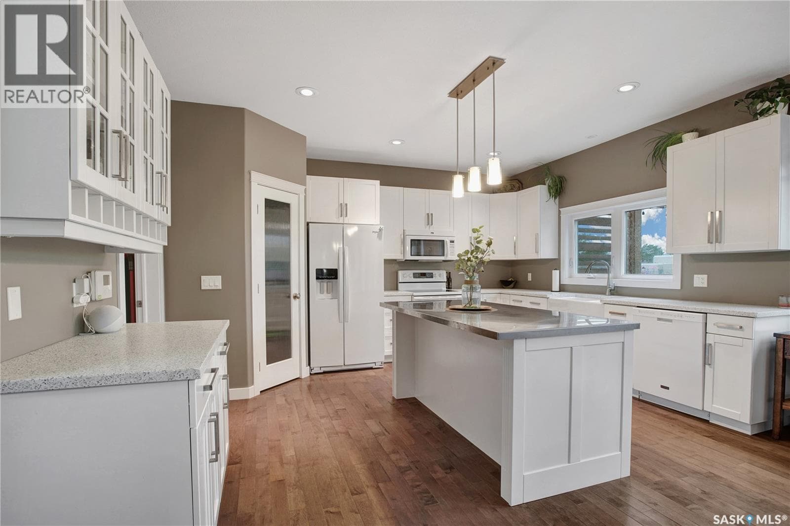 312 Columbus COURT — photo 4