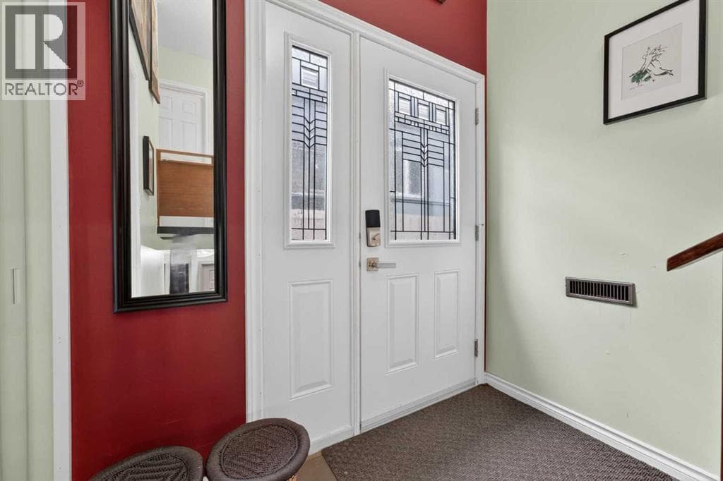 2621 11 Avenue SE — photo 2