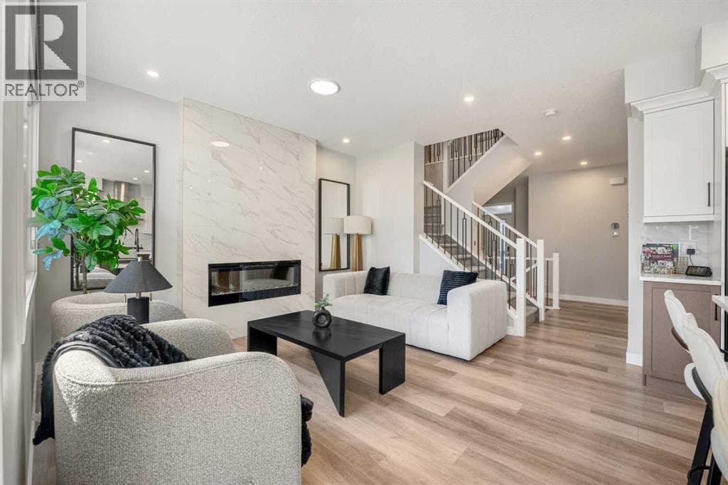 353 Seton Villas SE — photo 2
