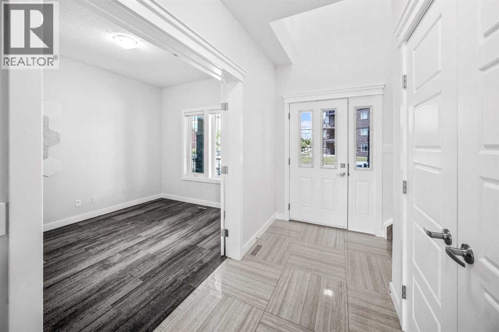 858 Evanston Drive NW — photo 4