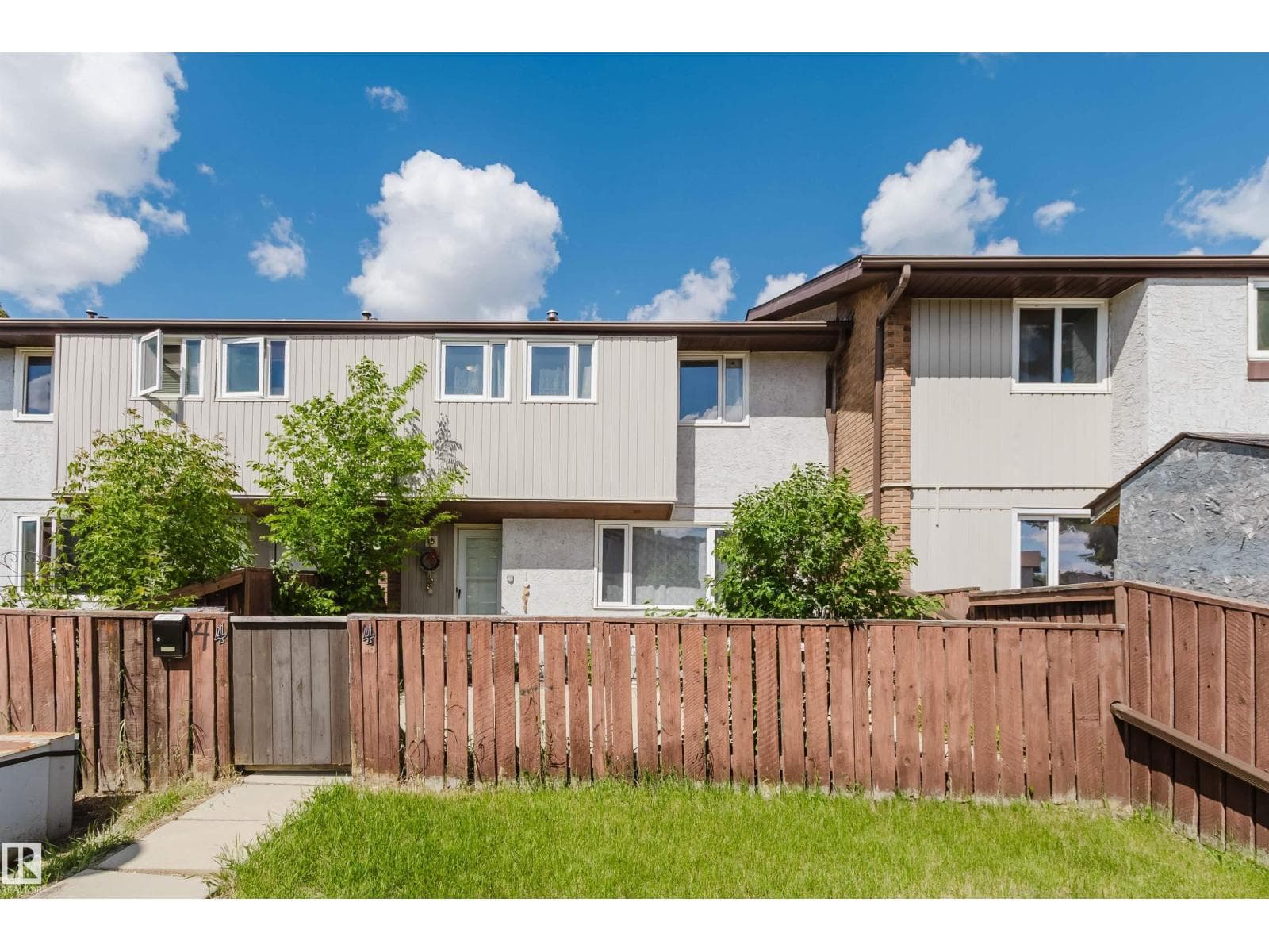 #4 14310 80 ST NW