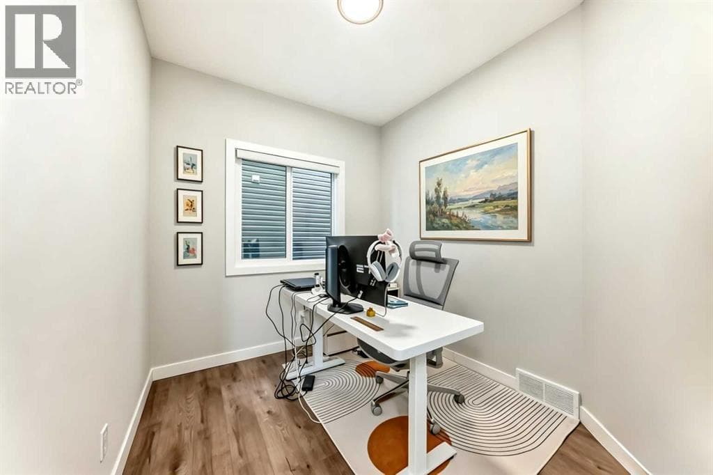 47 Amblefield Grove NW — photo 5