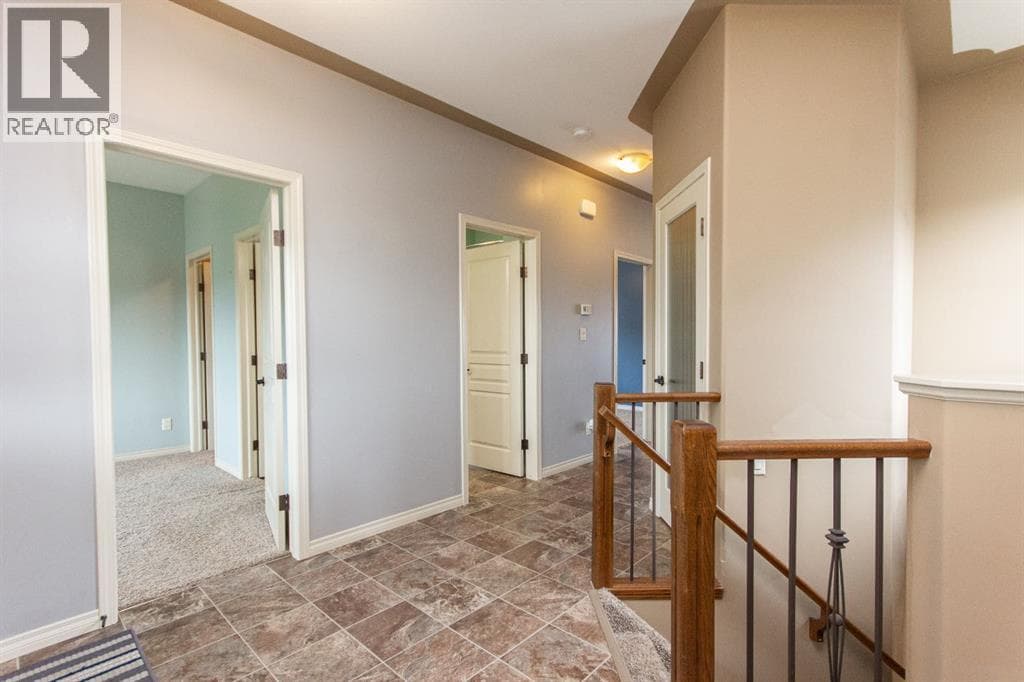 101 Valley Crescent — photo 3