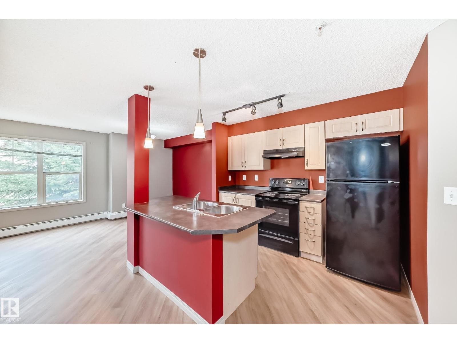 #211 11441 ELLERSLIE RD SW