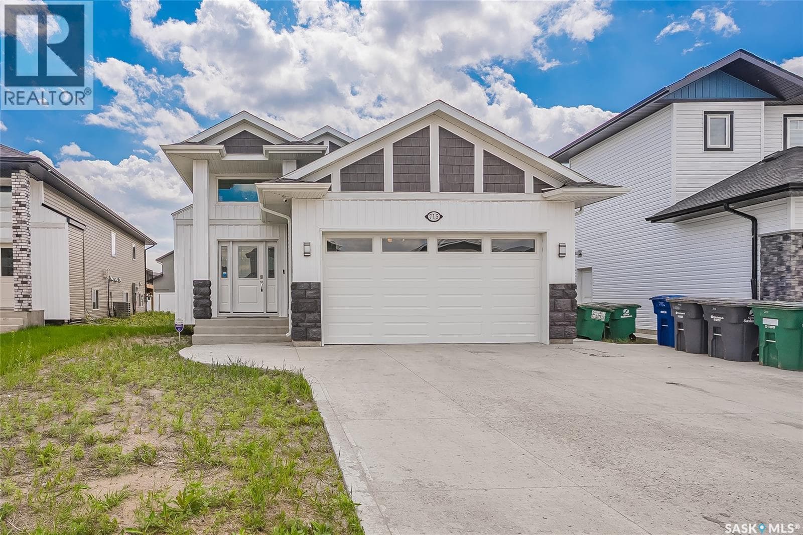 715 Bentley MANOR