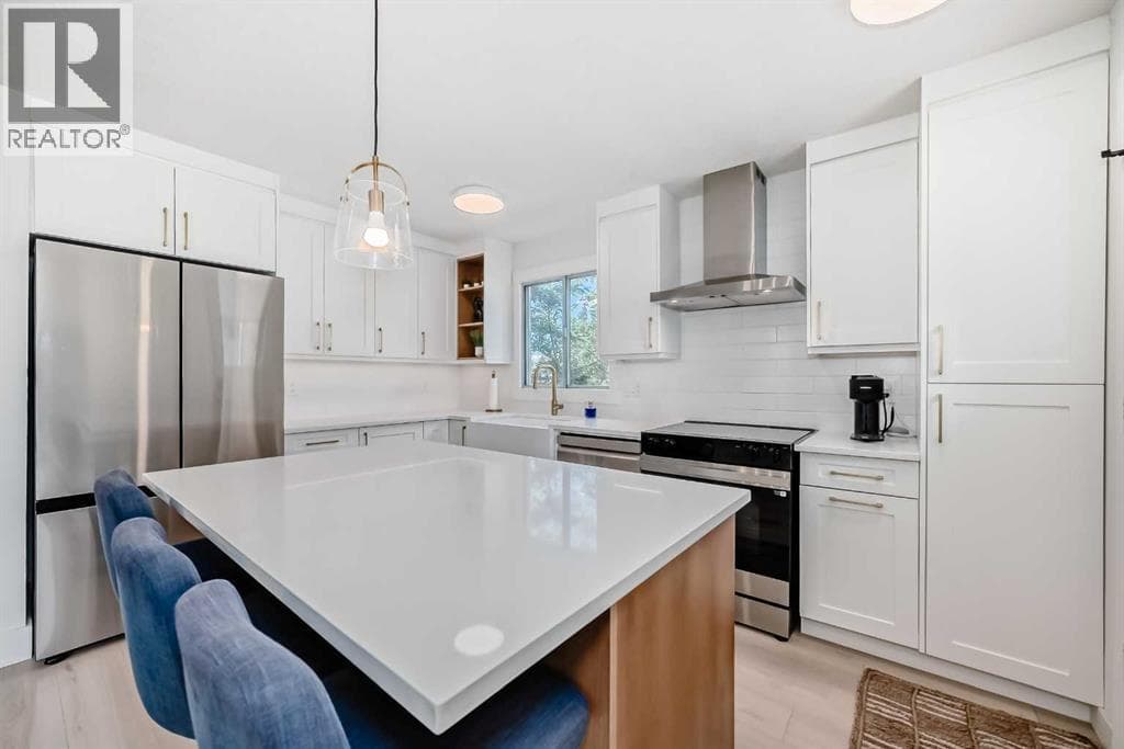 170 Lake Sylvan Close SE — photo 4