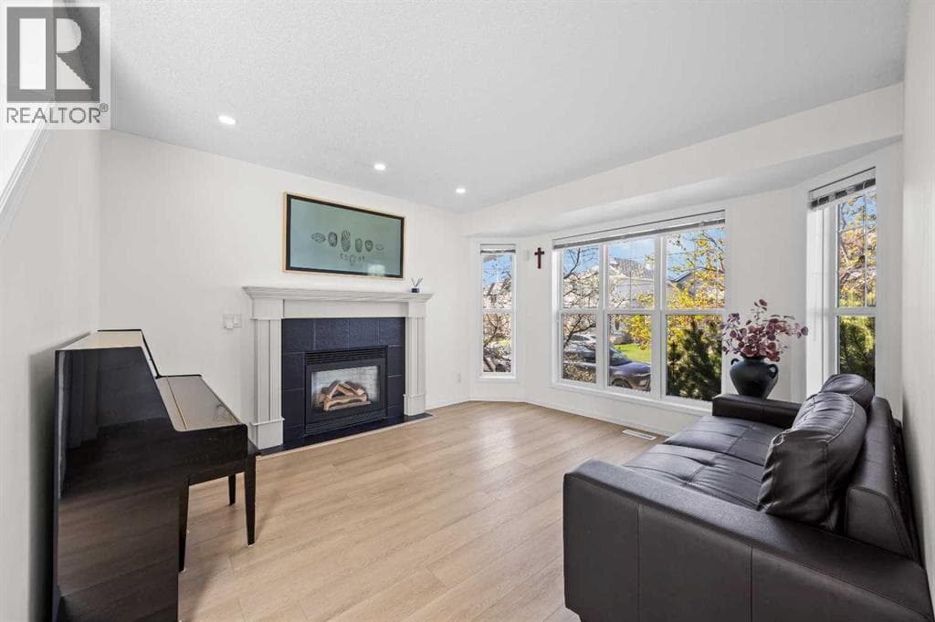 176 Arbour Grove Close NW — photo 5