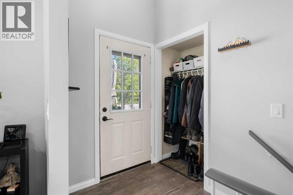24 Cedardale Rise SW — photo 2