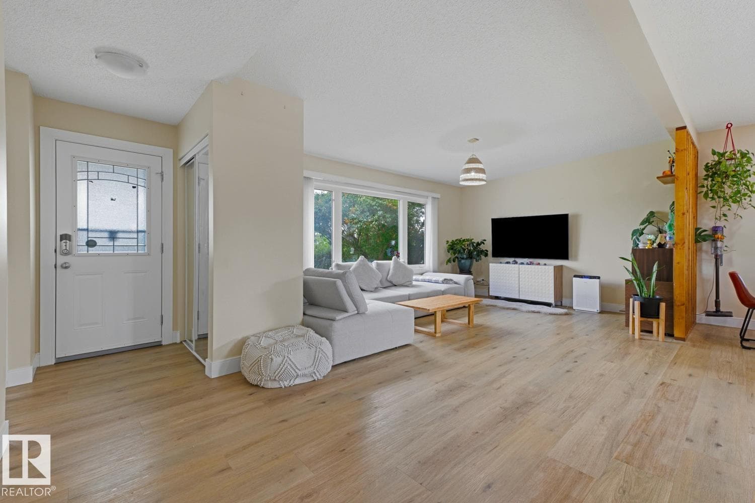 7807 132 AV NW — photo 5